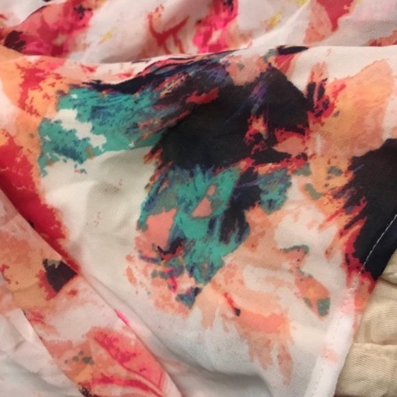 Ava & Viv Floral Layered Split Back Summer Tank - Picture 4 of 5